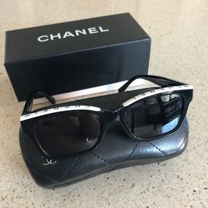 CHANEL sunglasses new in box black and white
